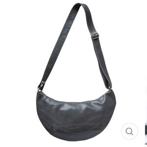 Crystalyn Kae - FOXTROT MEDIUM TOPSTITCH HOBO BAG - GREY - VEGAN